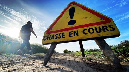 Le plan chasse présenté par le gouvernement le 9 janvier 2023 "ne répond pas du tout aux attentes des Français", estime France Nature Environnement. (FRANCK DELHOMME / MAXPPP)