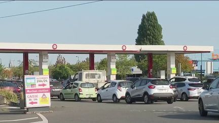 Pénurie de carburant : un lent retour à la normale (FRANCE 2)