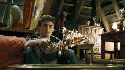 Qui pour reprendre sur scène le rôle de Daniel Radcliffe (ici dans "Harry Potter et le prince de sang mêlé" en 2009) ?
 ( Warner Bros. France)