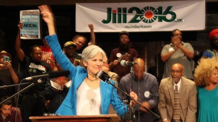 Jill Stein, la candidate écologiste à la présidentielle américaine en campagne dans à Chicago.  (DEREK HENKLE / AFP)