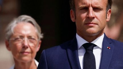 Elisabeth Borne a accusé le Rassemblement national d'être l'"héritier de Pétain". Des déclarations qui ont valu à la Première ministre d'être recadrée par Emmanuel Macron, lors d'un Conseil des ministres mardi 30 mai, comme l'explique le journaliste Guillaume Daret, présent sur le plateau du 8 Heures, mercredi. (France 2)