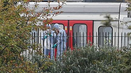 La police enquête&nbsp;après&nbsp;l'attentat&nbsp;de la station de métro londonienne de Parsons Green, le 15 septembre 2017. (DANIEL LEAL-OLIVAS / AFP)