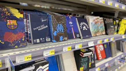 Conseil de&nbsp;Familles de France pour la rentrée 2022 : acheter la papeterie en magasin spécialisé et les stylos en grande surface. (DELPHINE-MARION BOULLE / RADIO FRANCE)