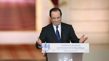 Fran&ccedil;ois Hollande le 16 mai &agrave; l'Elys&eacute;e. (PATRICK KOVARIK / AFP)