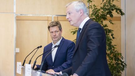 Le ministre français de l'Economie, Bruno Le maire, et son homologue allemand Robert Habeck, à Paris le 7 février 2022 (VINCENT ISORE / MAXPPP)