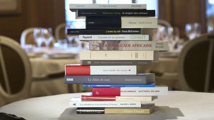 Chez Drouant : pile de livres
 (LIONEL BONAVENTURE / AFP)