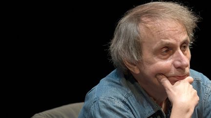 Michel Houellebecq à la foire du livre de Francfort le 11 octobre 2017. (BORIS ROESSLER / DPA)