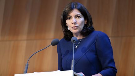 La maire (PS) de Paris, Anne Hidalgo, lors d'une conférence de presse sur le tourisme dans la capitale, à Paris, le 30 mai 2016.&nbsp; (BERTRAND GUAY / AFP)