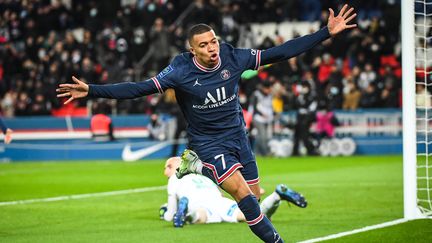 Kylian Mbappé avec le PSG face à l'ASSE, le samedi 26 février 2022. (MATTHIEU MIRVILLE / MATTHIEU MIRVILLE)