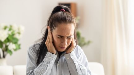 Le bruit pèse sur la concentration et provoque de la fatigue, du stress ou des troubles du sommeil, (photo d'illustration) (SIMPLEIMAGES / MOMENT RF)