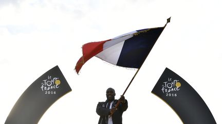 Teddy Riner représentera la France aux Jeux de Rio (JEFF PACHOUD / AFP)