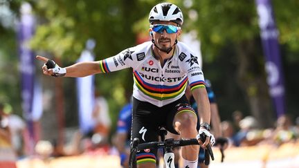 Le double champion du monde de cyclisme sur route, Julian Alpahilippe, à l'occasion du Tour de Wallonie, le 23 juillet 2022. (JOHN THYS / AFP)