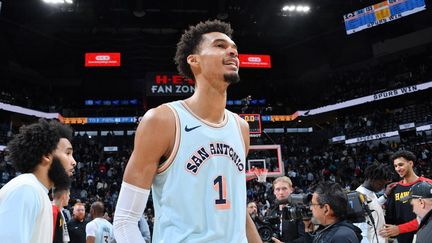 Victor Wembanyama lors du match NBA contre les Hawks, avec les San Antonio Spurs, en décembre 2024.  (Michael Gonzales / NBAE / Getty Images / Getty Images via AFP)