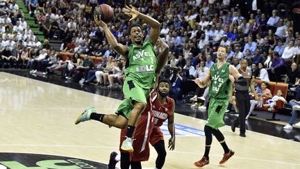 Casper Ware et Villeurbanne décollent vers la finale de Pro A (JOEL PHILIPPON / MAXPPP)