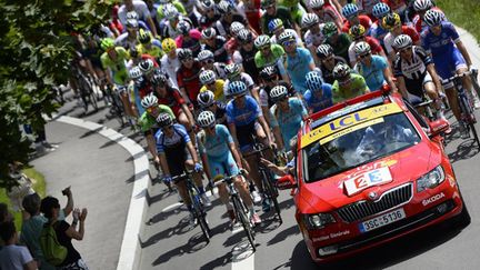 Le peloton du Tour de France 2014 (LIONEL BONAVENTURE / AFP)