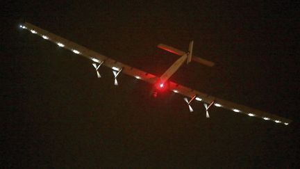 L'avion solaire Solar Impulse 2 d&eacute;colle de l'a&eacute;roport de Nankin, dans l'est de la Chine, le 31 mai 2015. (AP / SIPA)