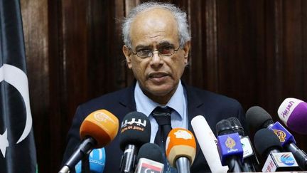 Le ministre libyen de la Justice Salah al-Mirghani donne une conférence de presse suite à l'enlèvement de cinq diplomates égyptiens le 25 Janvier 2014 à Tripoli en Libye.  (AFP - MAHMUD TURKIA)