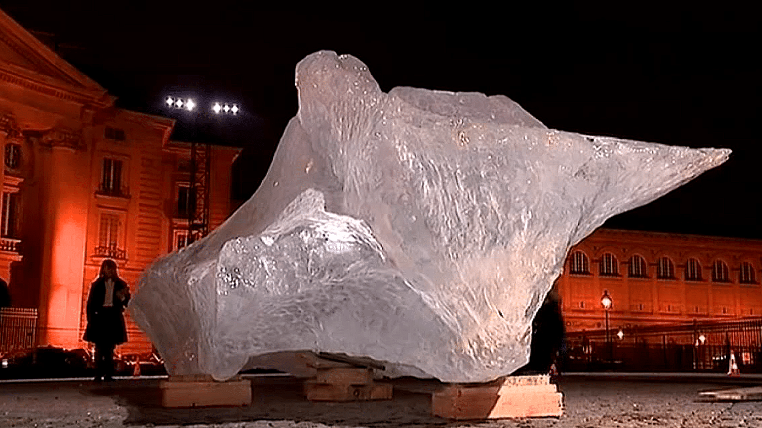 video ice watch les blocs de glace d olafur elliasson installés au