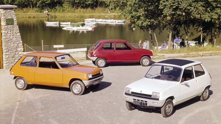 Plusieurs modèles de la Renault 5, en janvier 1975. (DR/Renault Communication)