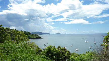 La c&ocirc;te &agrave;&nbsp;Trevani dans la commune de Koungou sur Grande-Terre, la plus grande &icirc;le de Mayotte,&nbsp;le 22 mars 2011. (SOPHIE LAUTIER / AFP)