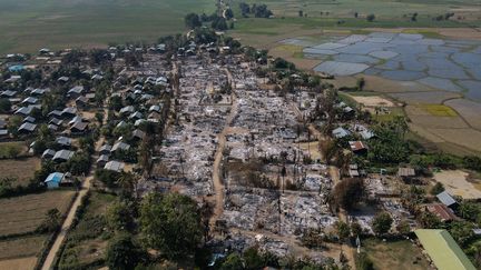 Une photo aérienne montre des maisons brûlées à&nbsp;Mingin (Birmanie), le 3 février 2022. (HANDOUT / CHIN TWIN CHIT THU / AFP)