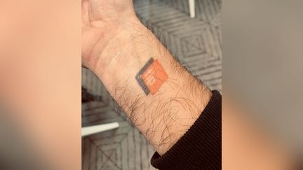 Photo d'un tatouage FIP postée par Jack Dorsey, fondateur et PDG du réseau social, sur son compte Twitter. (CAPTURE D'ECRAN TWITTER)