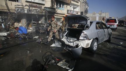 Sur le site d'un attentat &agrave; Quetta (Pakistan), le 21 novembre 2012. (NASEER AHMED / REUTERS)