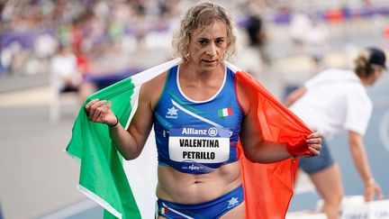 Valentina Petrillo après son 400 m lors des Mondiaux de para-athlétisme, le 13 juillet 2023 à Paris. (DAVID WINTER / SIPA)