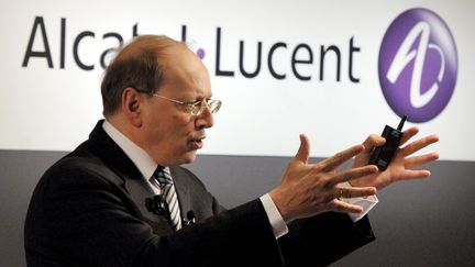 Le directeur g&eacute;n&eacute;ral d'Alcatel-Lucent,&nbsp;Ben Verwaayen, lors d'une conf&eacute;rence de presse &agrave; Paris le 4 f&eacute;vrier 2009. (ERIC PIERMONT / AFP)