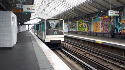 Rame de la ligne 6 du métro parisien à la station Nationale (illustration). (STÉPHANIE BERLU / FRANCEINFO / RADIO FRANCE)