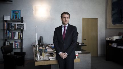 Emmanuel Macron dans son bureau au ministère de l'Economie, le 30 mars 2016.&nbsp; (MAXPPP)