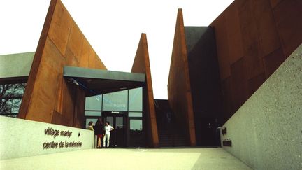 Le centre de la mémoire d'Oradour-sur-Glane (Haute-Viene), le 21 avril 2000. (MAXPPP)