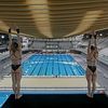 L’équipe de France de plongeon, dont Jade Gillet et Emily Hallifax, est la première à découvrir les installations du CAO à Saint-Denis avant sa mise en configuration JO à partir d’avril. (Jérôme Val / RADIO FRANCE)