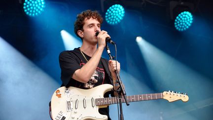 Le chanteur des New-Yorkais de Beach Fossils, sur la scène du Bosquet à Rock en Seine, vendredi 25 août. 
 (Olivier Flandin / FTV)