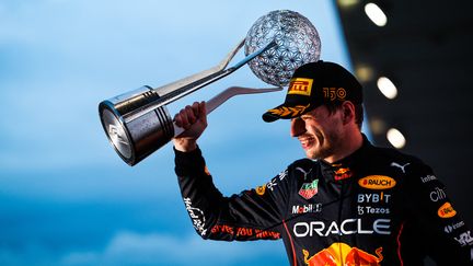 Max Verstappen célèbre son deuxième titre de champion du monde à Suzuka, le 9 octobre 2022. (AFP)