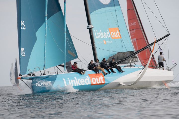 Thomas Ruyant, Morgan Lagravière, sur le LinkedOut,&nbsp;lors du&nbsp;Défi Azimut 2021 à Lorient du 14 au 19 septembre 2021.&nbsp; (NICOLAS PEHE / DPPI VIA AFP)