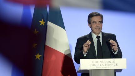 François Fillon lors d'un meeting à Biarritz (Pyrénées-Atlantiques), le 24 mars 2017. (IROZ GAIZKA / AFP)