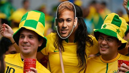 "Si Neymar ne peut pas aller sur le terrain, nous y allons pour lui", r&eacute;clamait le communiqu&eacute; de l'op&eacute;ration. Le mot d'ordre est apparemment suivi dans les tribunes. (FABRICE COFFRINI / AFP)