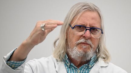 &nbsp;Didier Raoult lors d'une conférence de presse à l'IHU, le 20 avril 2022. (CHRISTOPHE SIMON / AFP)