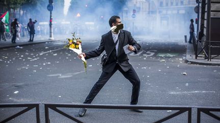 D&eacute;tournement d'une photo du photoreporter Laurent Troud&eacute;, pour "Lib&eacute;ration". (REDDIT / FRANCETV INFO )