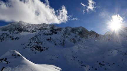 Une photographie du col du Lautaret (2 058 mètres) dans le massif des Ecrins dans les Alpes, le 5 janvier 2018. (JEAN-PIERRE CLATOT / AFP)