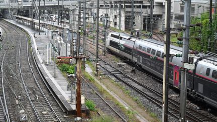 Arrivée d'un train en gare SNCF de Rennes en Bretagne. Photo d'illustraion. (RICHARD VILLALON / MAXPPP)