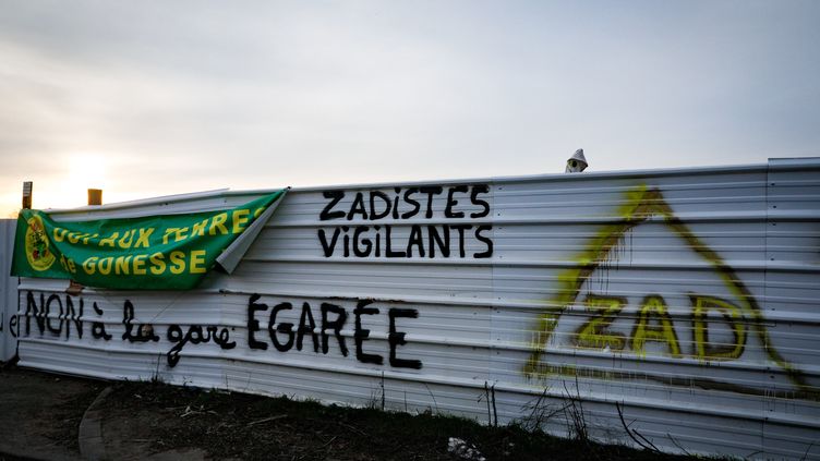 There will be no more ZAD in France to question the authority of the State, assures Gérald Darmanin, the Minister of the Interior, on April 2, 2023 in the JDD.  (Illustration photo, the Gonesse ZAD in 2021).  (GEOFFROY VAN DER HASSELT / AFP)