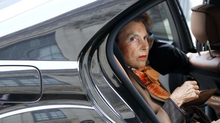 L'h&eacute;riti&egrave;re de L'Or&eacute;al, Liliane Bettencourt, &agrave; son arriv&eacute;e &agrave; l'Institut de France &agrave; Paris, le 12 octobre 2011. (FRANÇOIS GUILLOT / AFP)