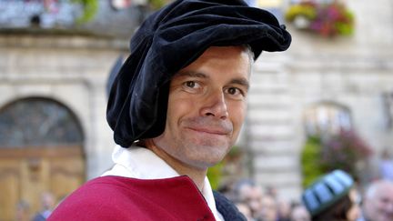 Le vice-pr&eacute;sident de l'UMP et maire de Puy en Velay (Haute-Loire),&nbsp;Laurent Wauquiez participe aux f&ecirc;tes Renaissance du Roi de l'Oiseau&nbsp;dans sa ville, le 21 septembre 2013. (MAXPPP)