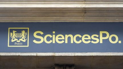 Un détail de la façade de Sciences Po Paris, dans le 6e arrondissement de la capitale. (DANIEL THIERRY / PHOTONONSTOP / AFP)