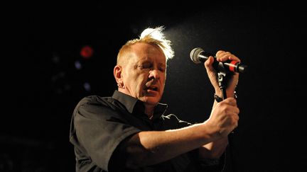 Le chanteur John Lydon lors d'un concert à Berlin, le 15 octobre 2015. (ROLAND POPP / DPA / AFP)