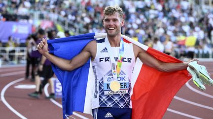 Kevin Mayer a rapporté à la délégation française sa seule médaille lors des Mondiaux d'athlétisme à Eugene, en juillet 2022. (AFP)