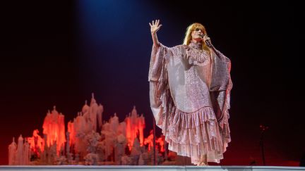 Florence Welch, chanteuse du groupe Florence + The Machine, au festival Lido Sounds en Autriche, le 16 juin 2023. (GEORG HOCHMUTH / APA-PICTUREDESK)