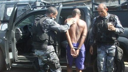 La police est intervenue dans la favela de la Maré, le 30 mars 2014. (Celso Barbosa/Brazil photo press)